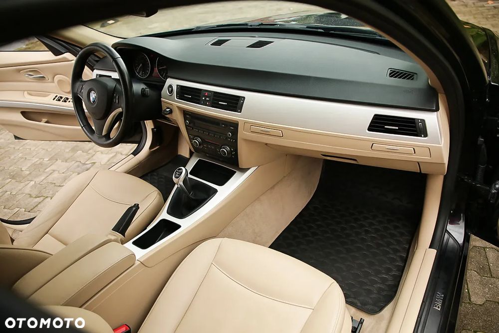 BMW Seria 3 318i - 13