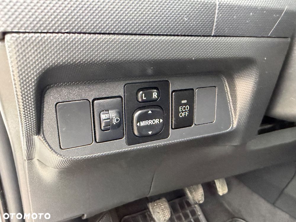 Toyota Auris 1.33 VVT-i Life - 17