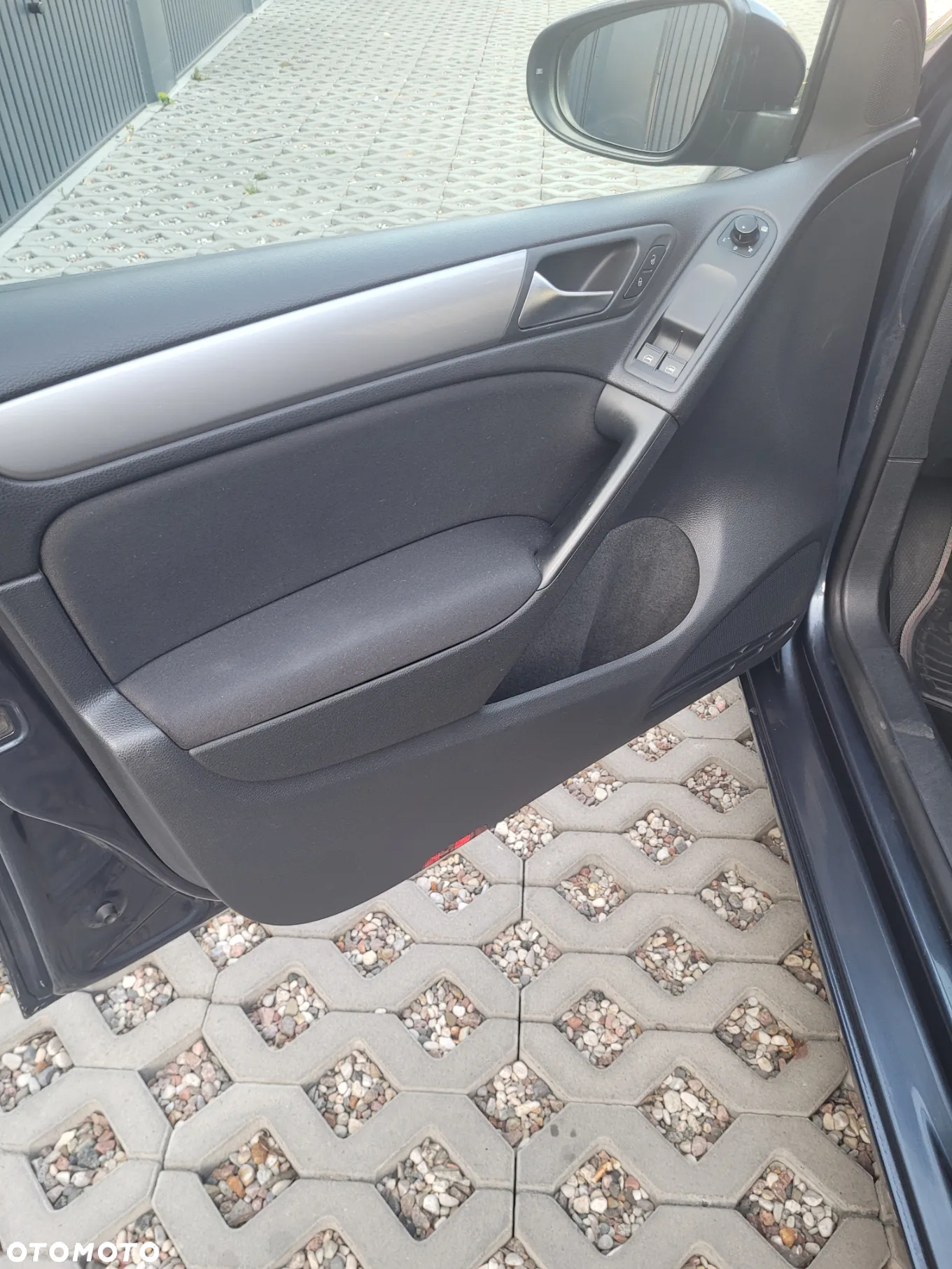 Volkswagen Golf VI 1.6 TDI BlueMot Comfortline - 11
