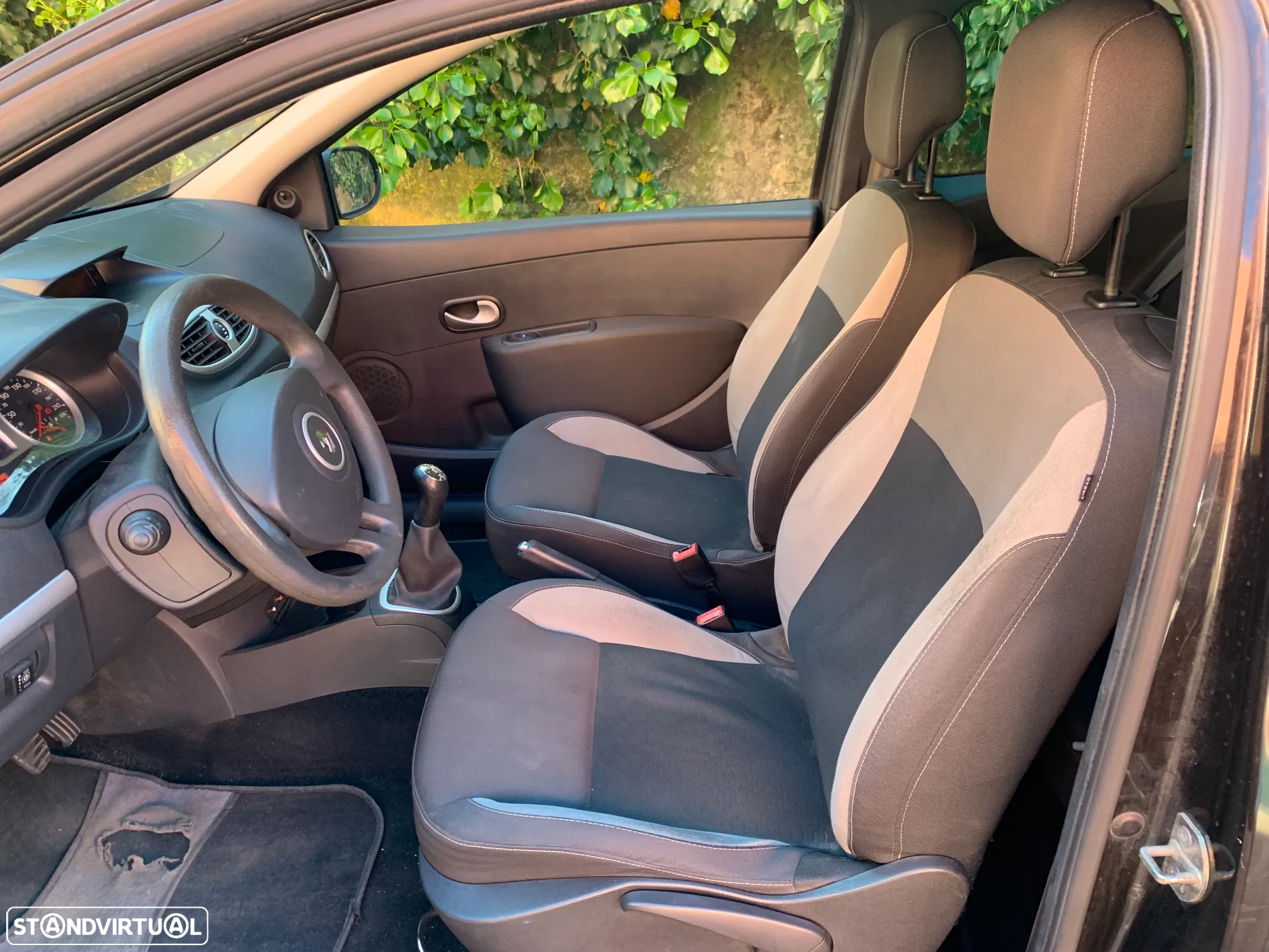 Renault Clio - 17