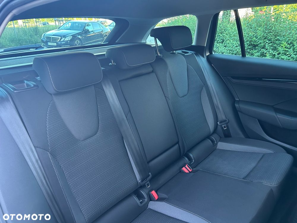 Skoda Octavia 1.5 TSI mHEV Selection DSG - 16