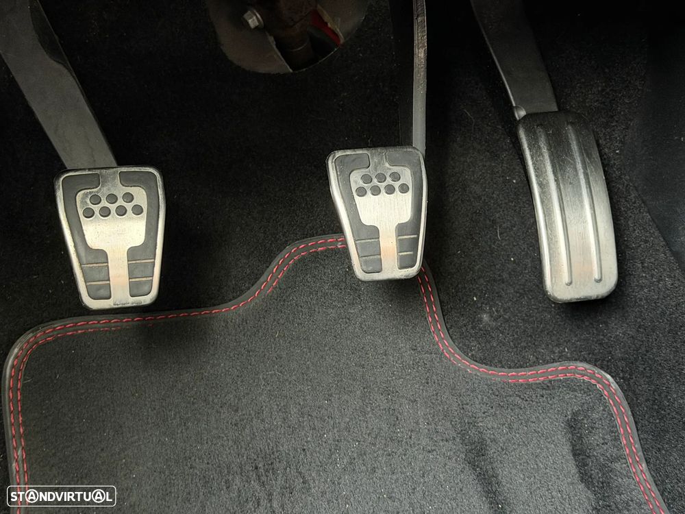 Ford Fiesta 1.0 EcoBoost S&S ST-LINE - 21