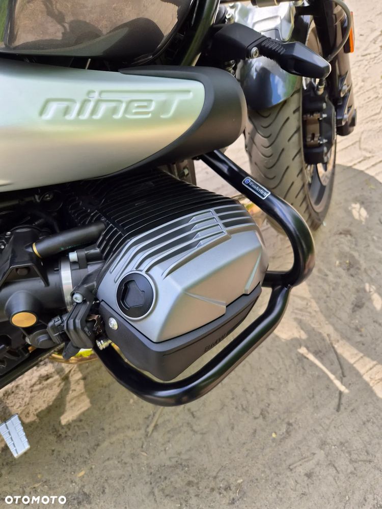 BMW R - 9