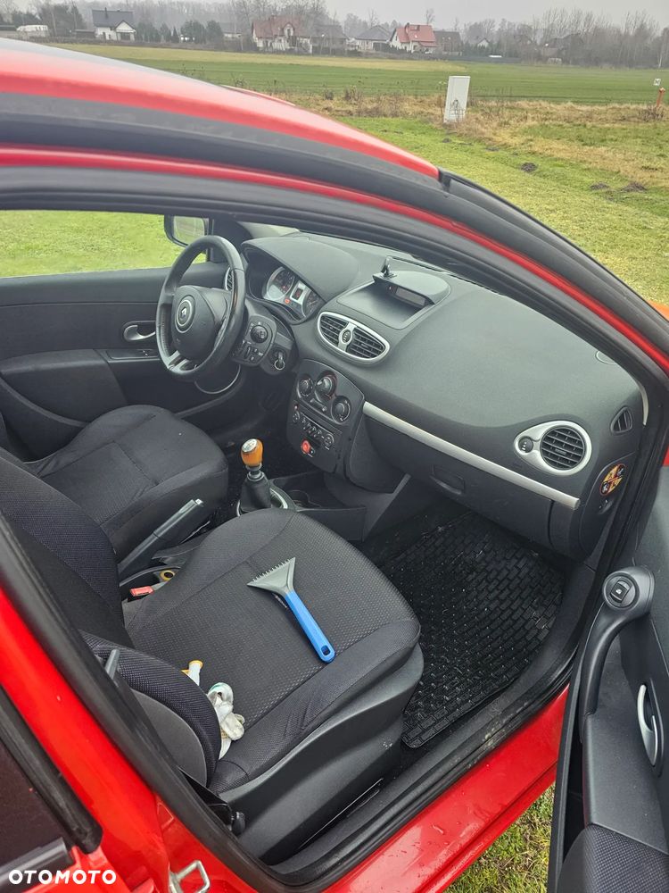 Renault Clio 1.5 dCi Confort Privilege - 10