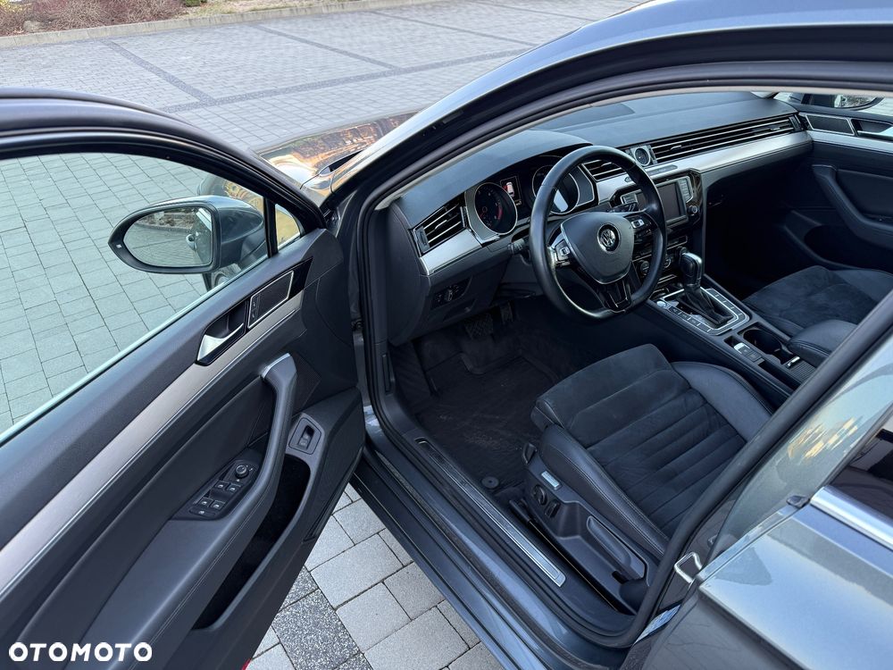 Volkswagen Passat 2.0 TDI SCR DSG 4Motion Elegance - 13