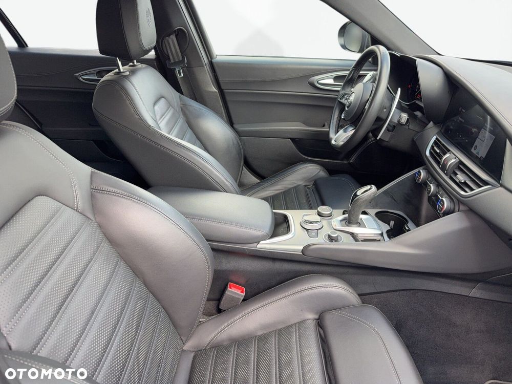 Alfa Romeo Giulia 2.0 Turbo Veloce Q4 - 14