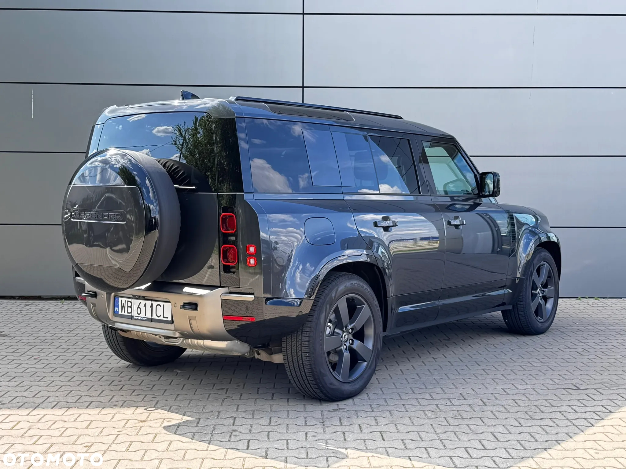 Land Rover Defender - 6