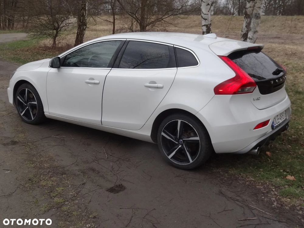 Volvo V40 D3 Geartronic RDesign - 4