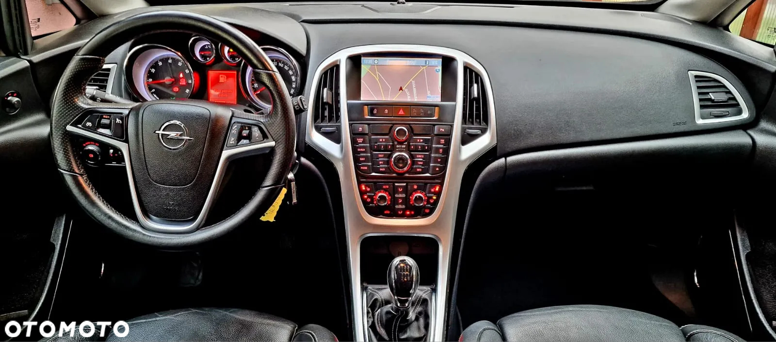Opel Astra 1.6 Turbo Sports Tourer Design Edition - 2