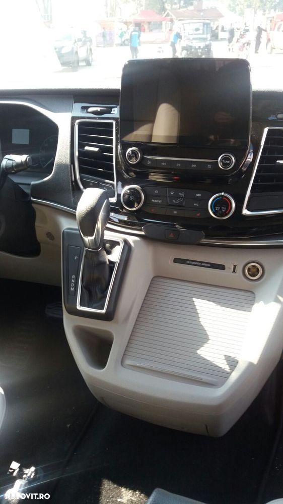 Ford Tourneo Custom - 21