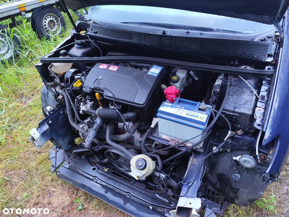 Dacia Sandero - 4