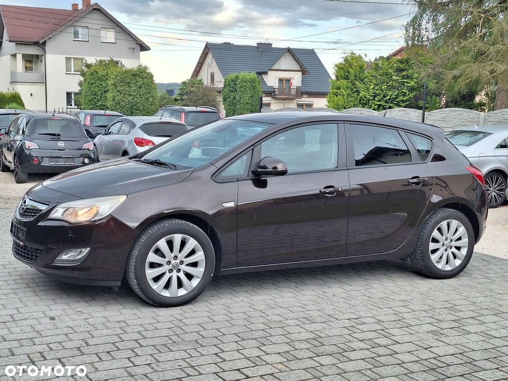 Opel Astra 1.4 Turbo Color Edition - 1