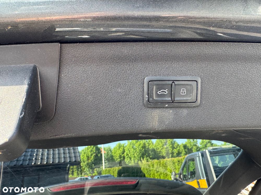 Audi Q3 2.0 TDI S tronic sport - 2