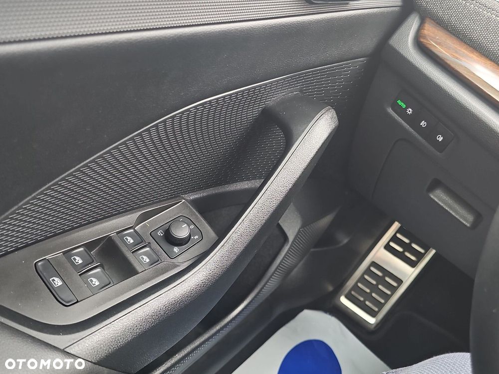 Skoda Octavia 2.0 TDI 4x4 Scout DSG - 23