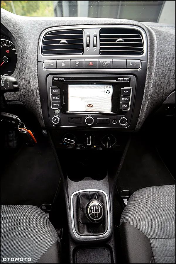 Volkswagen Polo 1.2 12V Comfortline - 24