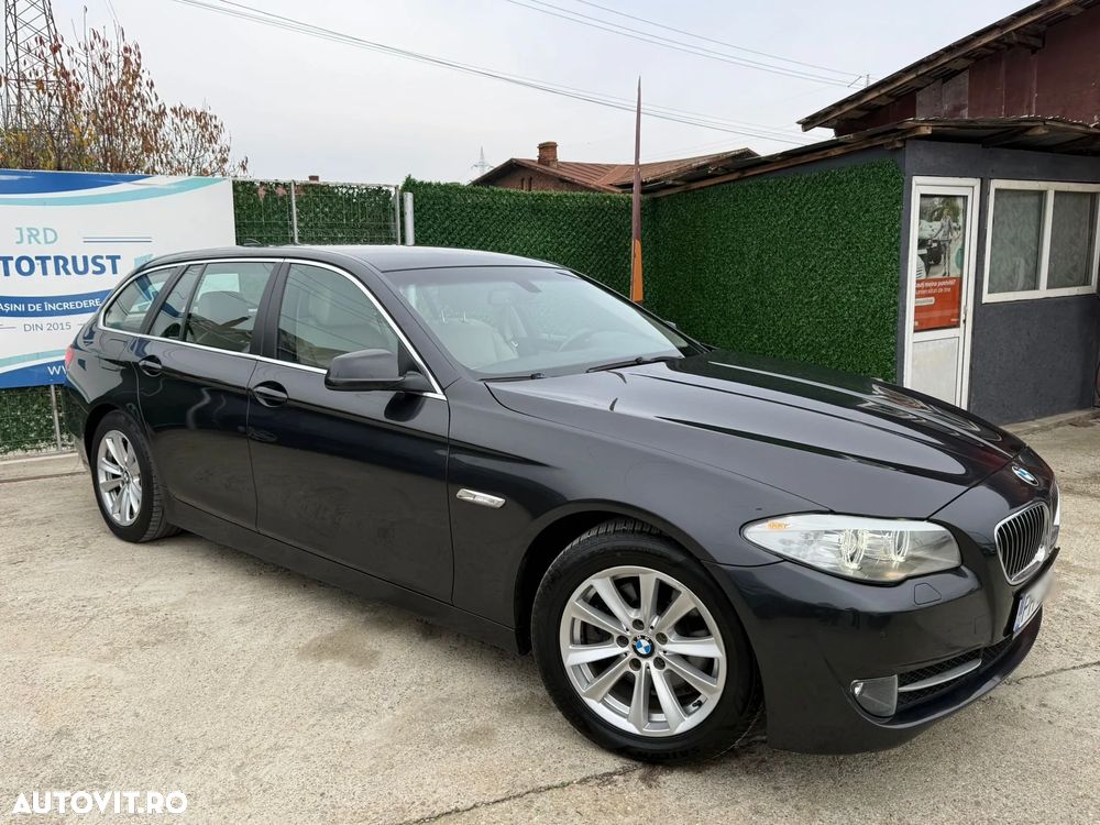 BMW Seria 5 520i Aut. - 9