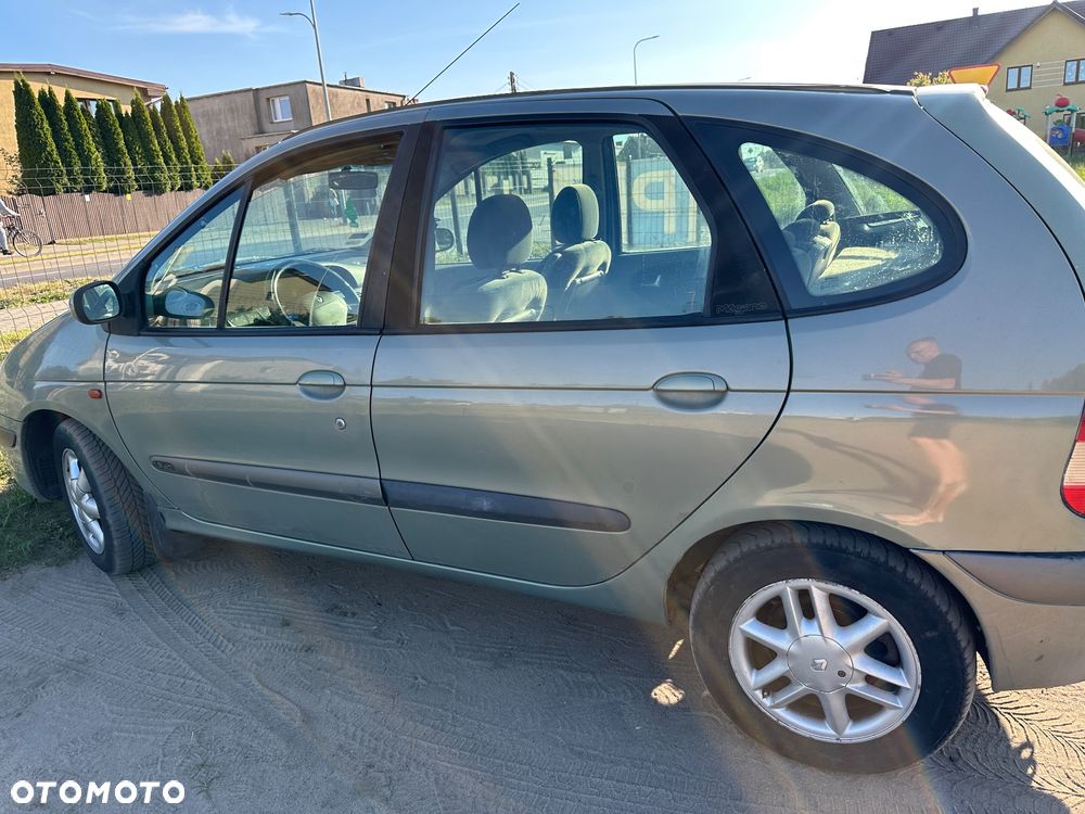 Renault Scenic 1.9 dCi Authentique - 17