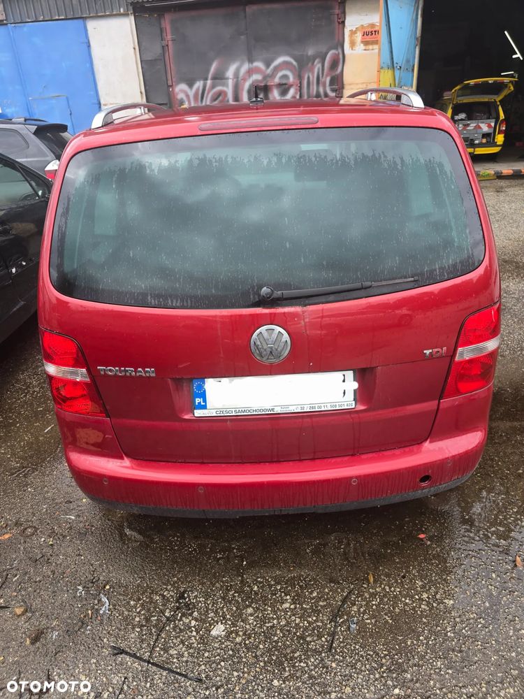 Volkswagen Touran 2.0 TDI Trendline DSG - 6