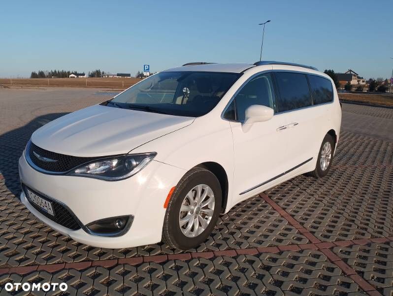 Chrysler Pacifica - 3