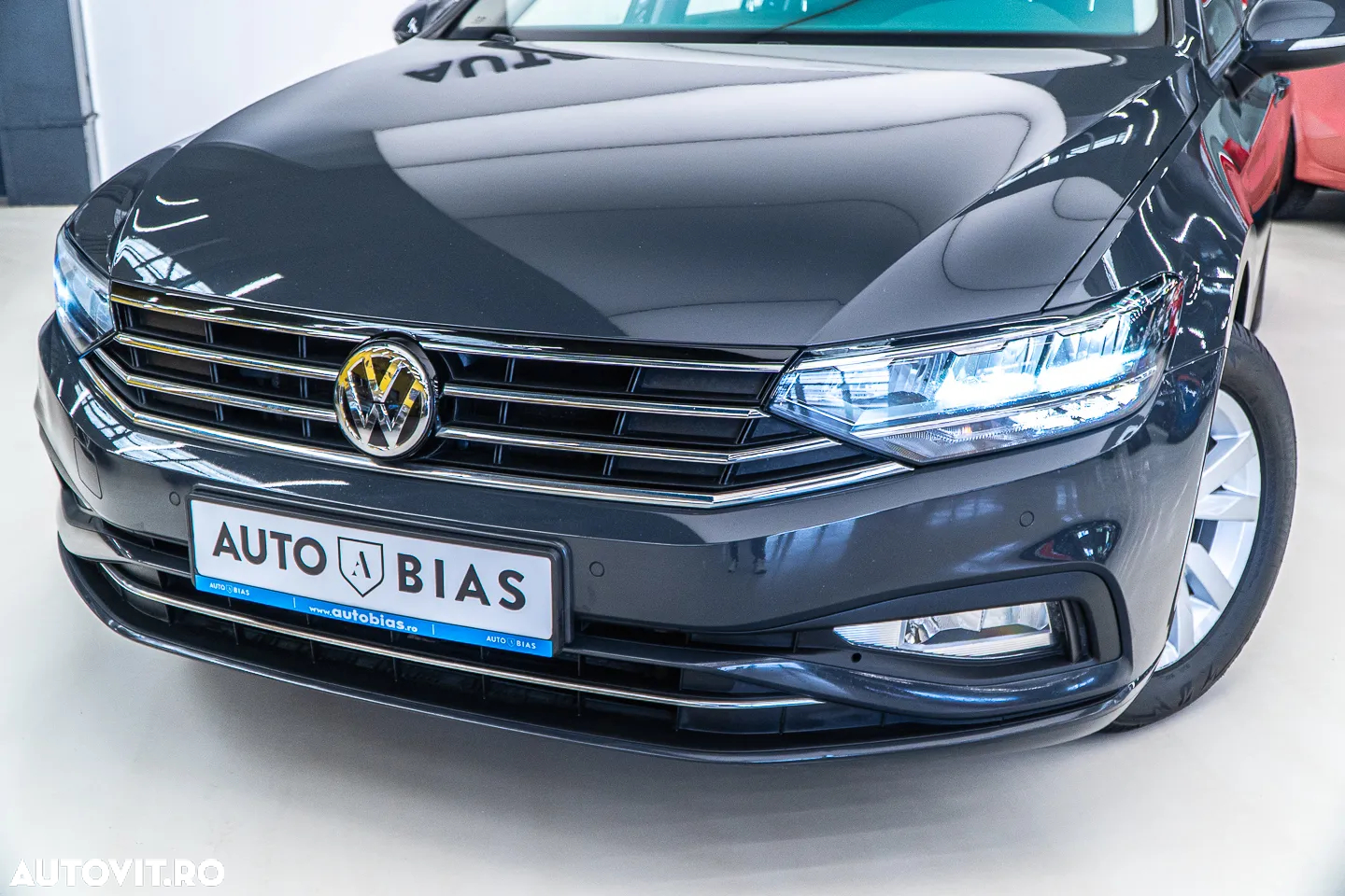 Volkswagen Passat 1.6 TDI DSG Comfortline - 11