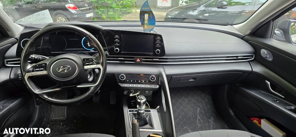 Hyundai Elantra 1.6 l 123 CP 6MT Exclusive - 10
