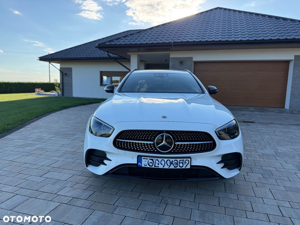 Mercedes-Benz Klasa E 300 de AMG - 25