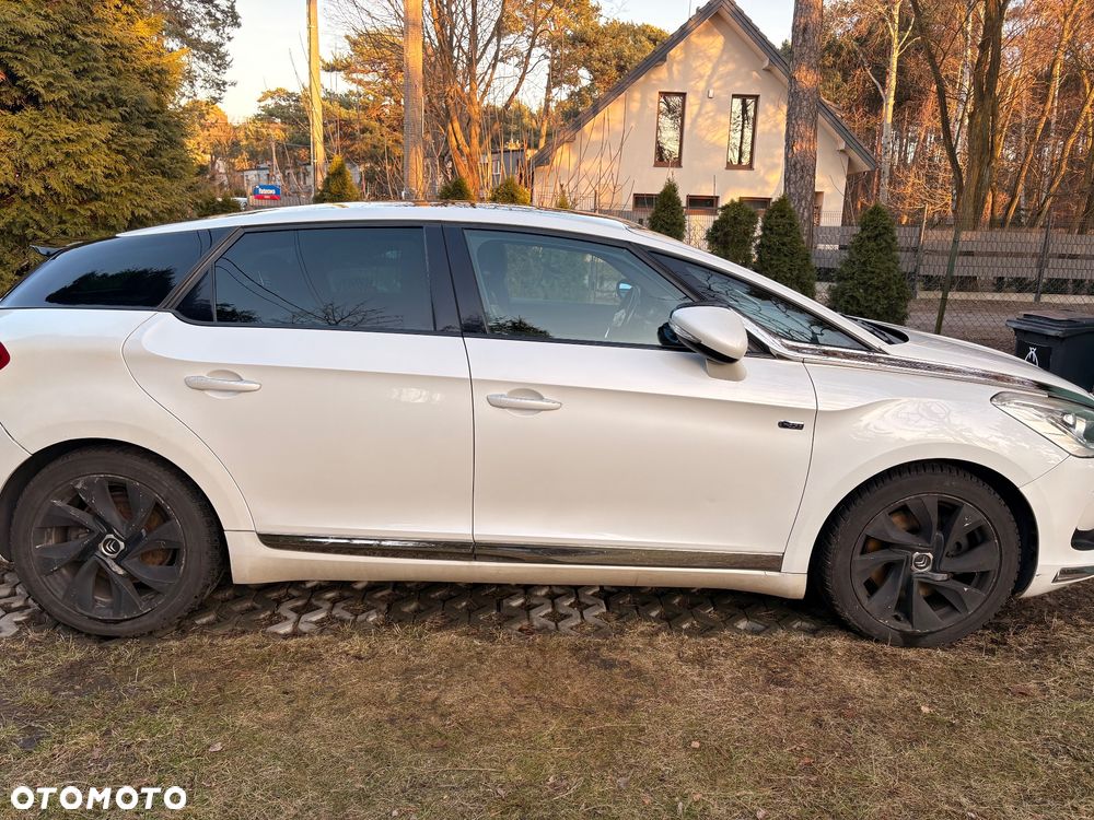 Citroën DS5 2.0 HDi Hybrid4 SoChic MCP - 6