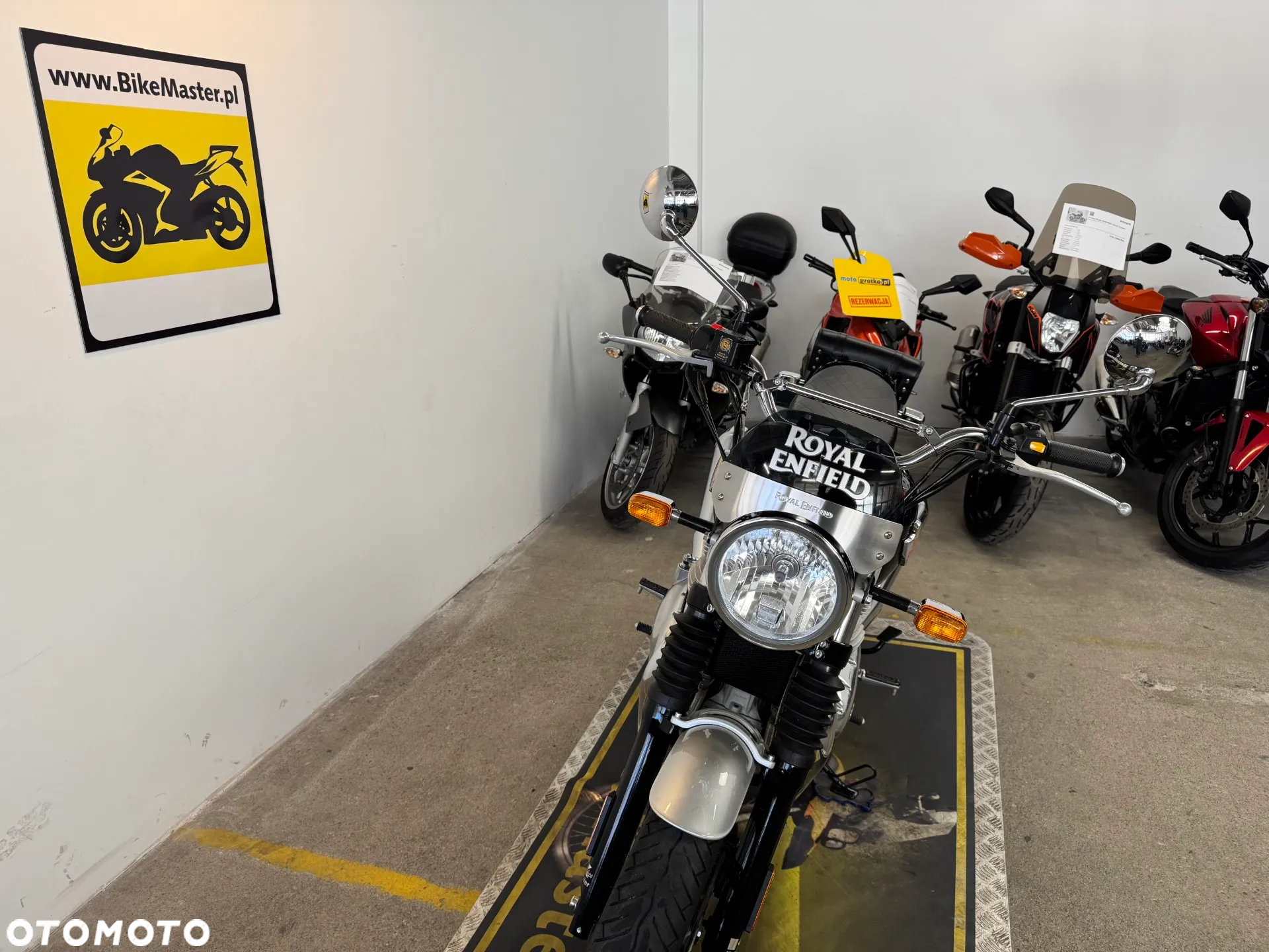 Royal Enfield Interceptor - 32