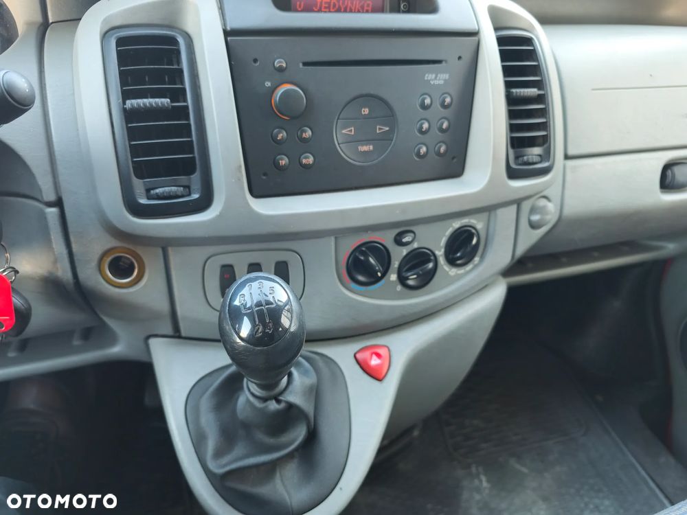 Opel Vivaro - 11