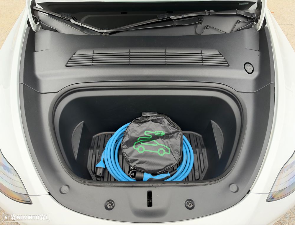 Tesla Model Y Long Range Dual Motor AWD - 27