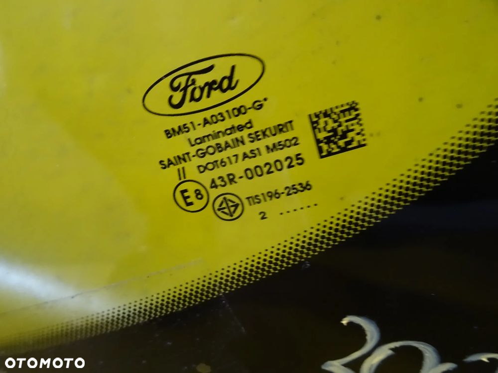 SZYBA CZOŁOWA PRZEDNIA GRZANA FORD FOCUS MK3 5D HB NR300 - 9