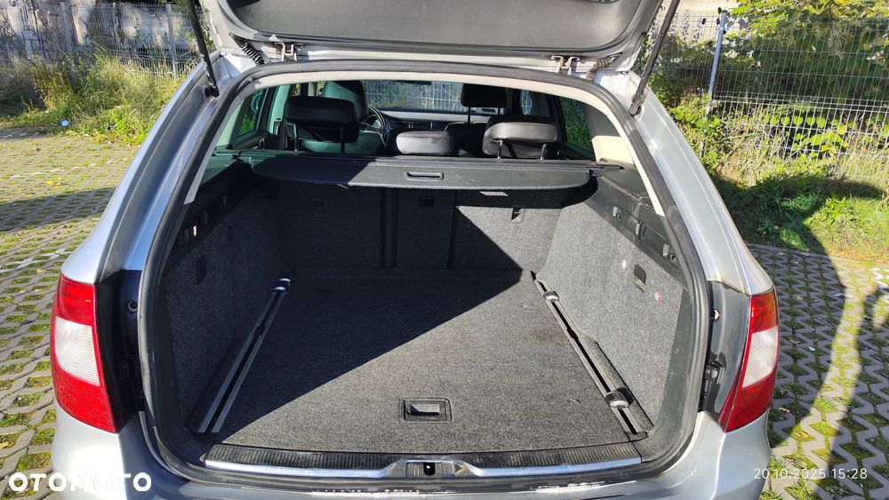 Skoda Superb Combi 2.0 TDI Ambition - 18