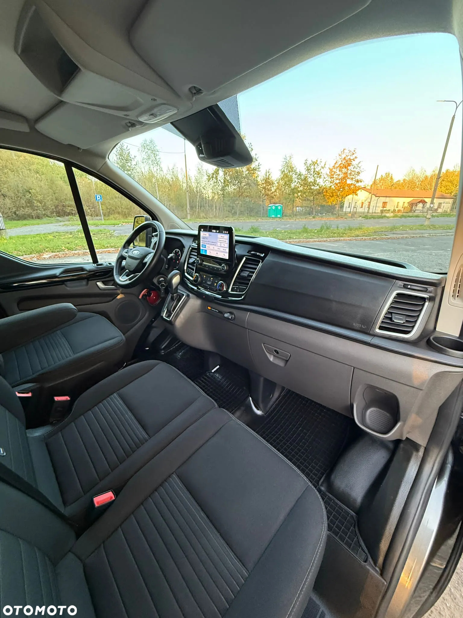 Ford TRANSIT CUSTOM - 13