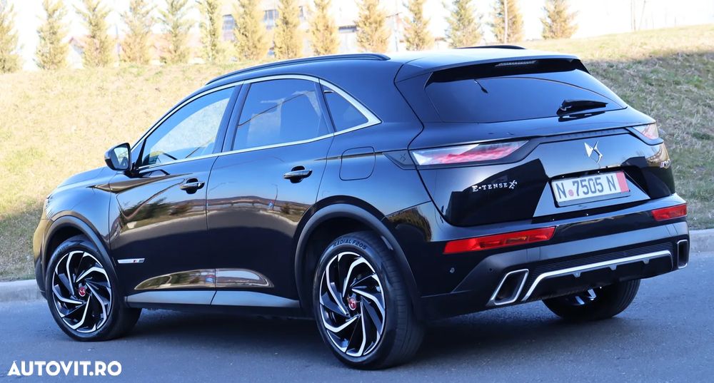 DS Automobiles DS 7 Crossback 1.6 PHeV AWD 300 EAT8 PERFORMANCE LINE + - 8