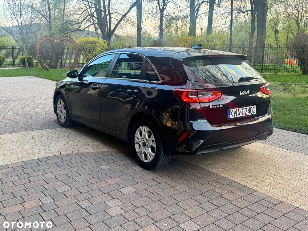 Kia Ceed 1.6 CRDi Eco-Dynamics+ (48V Mild-Hybrid) Platinum Edition - 11