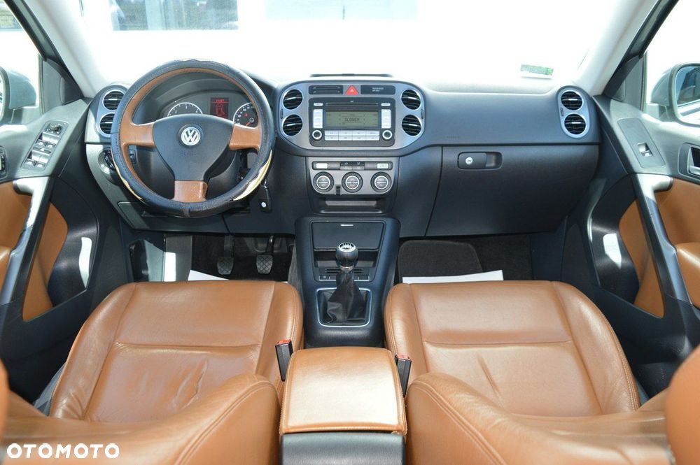 Volkswagen Tiguan - 19