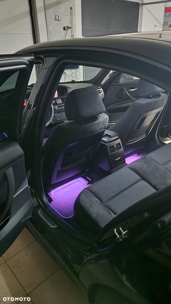 BMW Seria 3 320i - 11