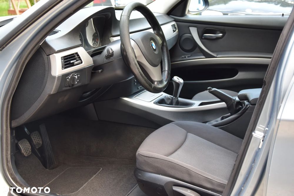 BMW Seria 3 - 18
