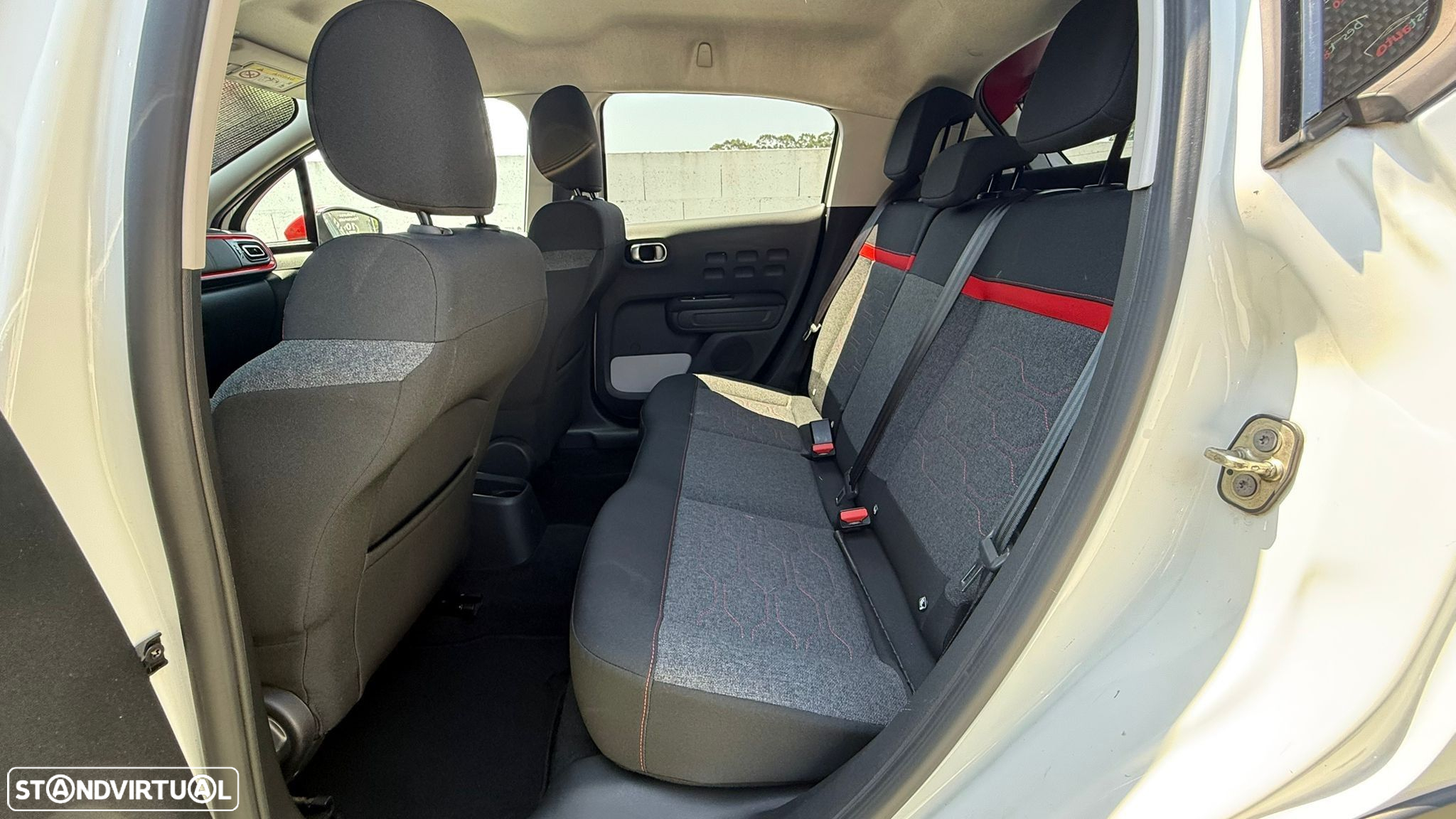 Citroën C3 1.2 PureTech Shine - 21