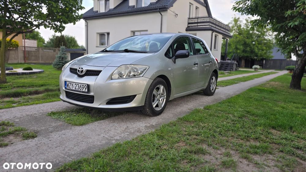 Toyota Auris 1.4 D-4D - 1