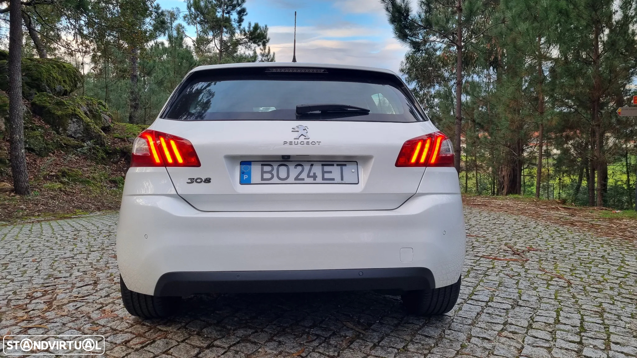 Peugeot 308 1.2 PureTech Style J17 - 16