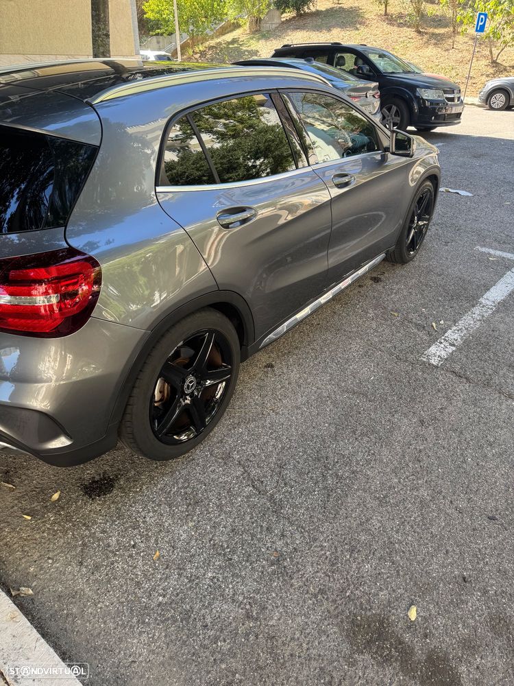 Mercedes-Benz CLA 180 - 4