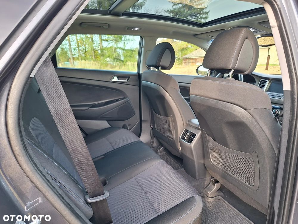 Hyundai Tucson 2.0 CRDI BlueDrive Style 2WD - 16