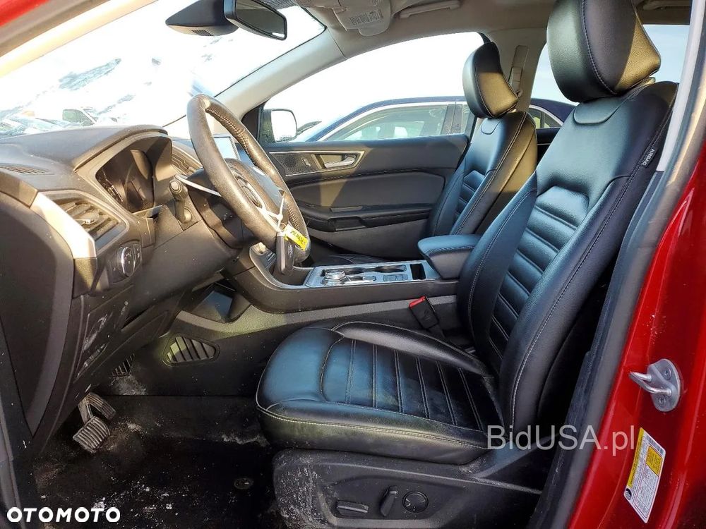 Ford Edge - 8