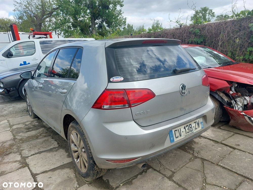 Volkswagen Golf - 5