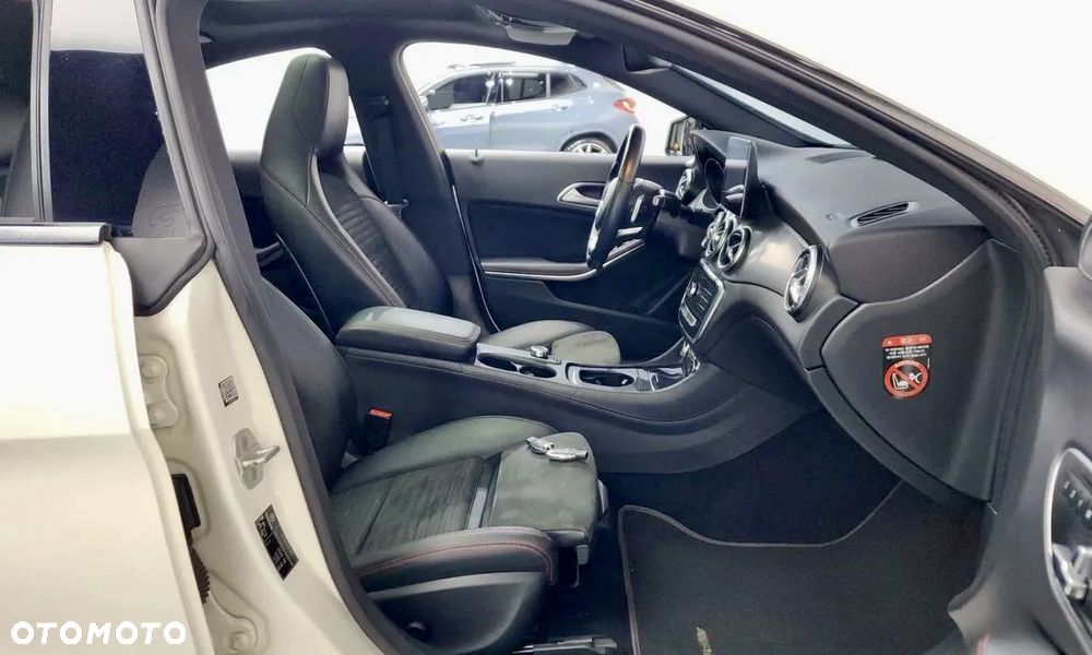 Mercedes-Benz CLA - 6