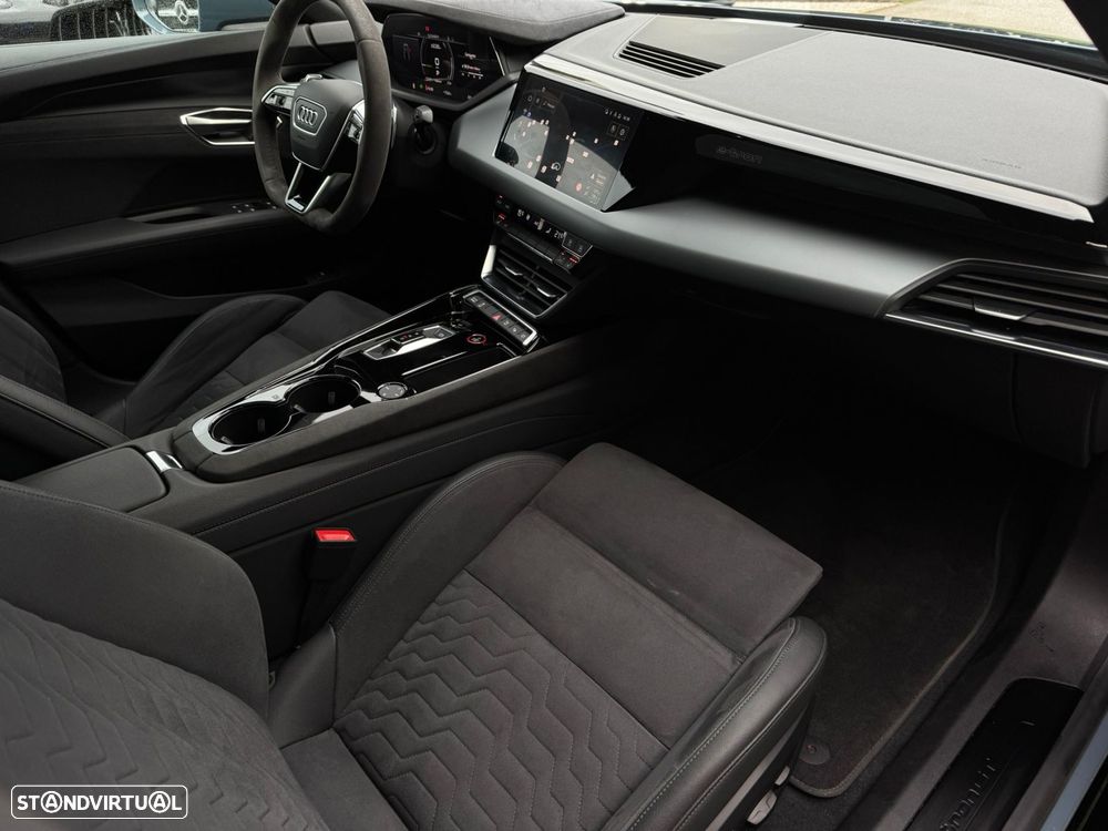 Audi e-tron GT quattro - 27