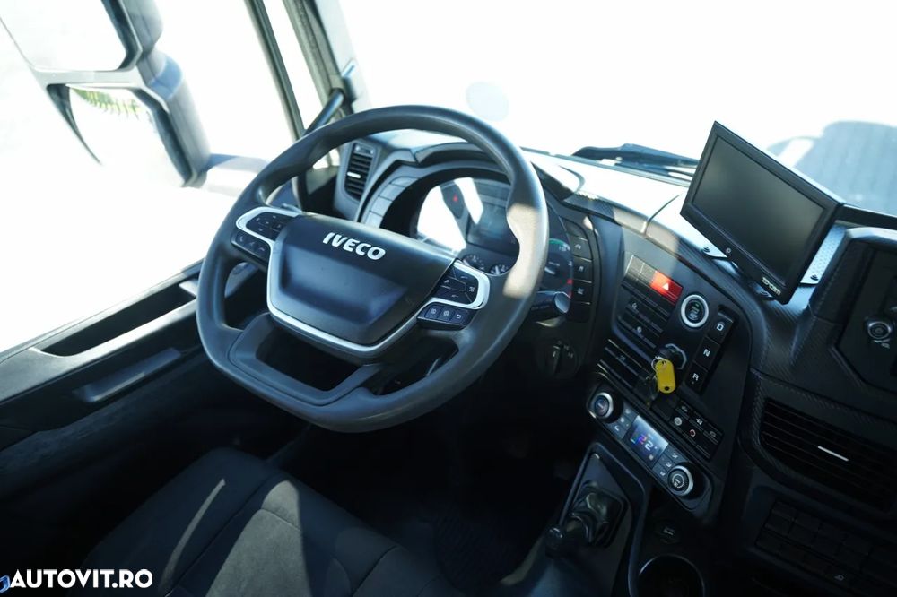 Iveco X-WAY 480 / 8X4 / BASCULATOR DUBLU / BANCĂ LATERALĂ HIDRODOXICĂ / PERDĂ ELECTRICĂ / ANVELOPE 100% / - 30