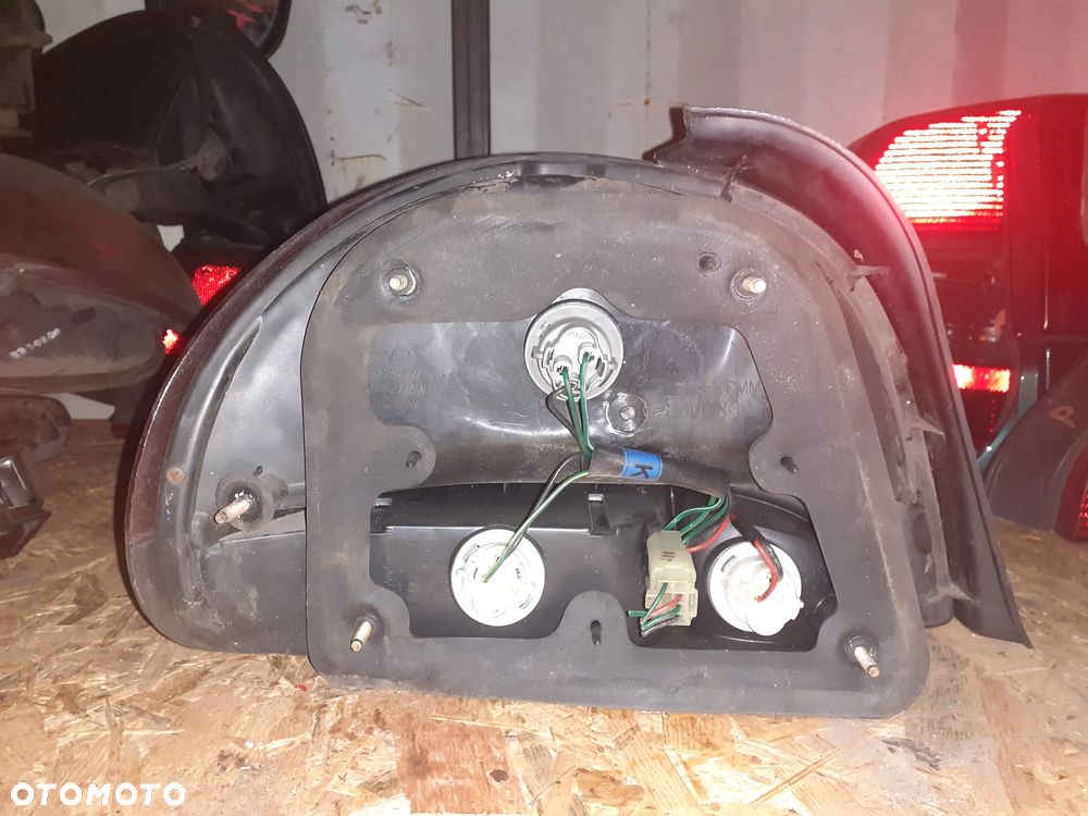 LAMPA TYLNA TYŁ PRAWY PRAWA HYUNDAI ACCENT - 2