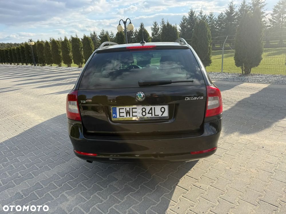 Skoda Octavia 1.6 TDI DPF Ambition - 6